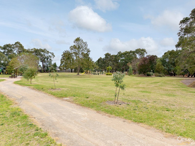 84 Greenwood Drive, Carrum Downs VIC 3201