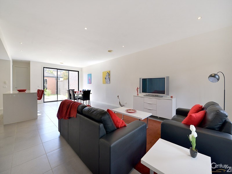 69 Rosebank Avenue, Clayton South VIC 3169