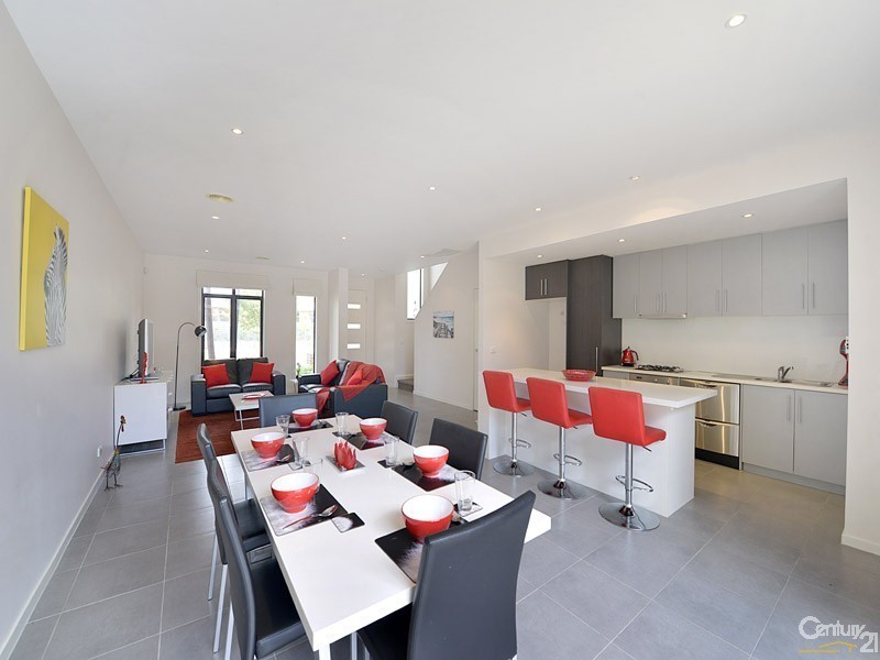 69 Rosebank Avenue, Clayton South VIC 3169