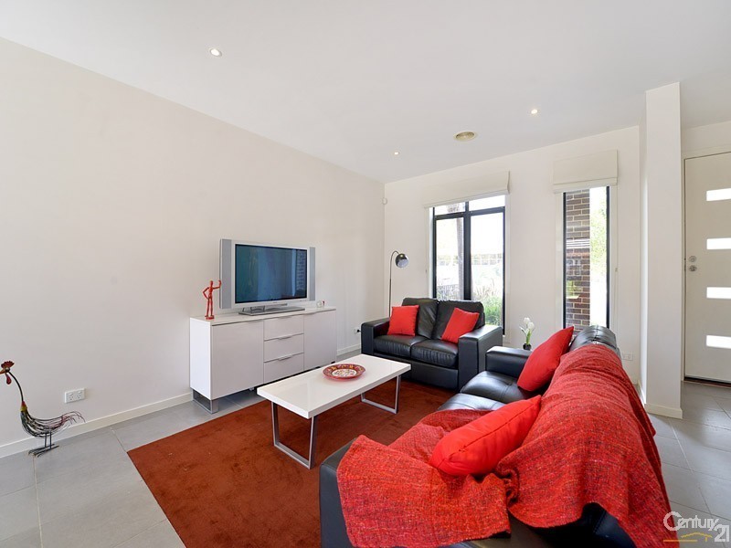 69 Rosebank Avenue, Clayton South VIC 3169