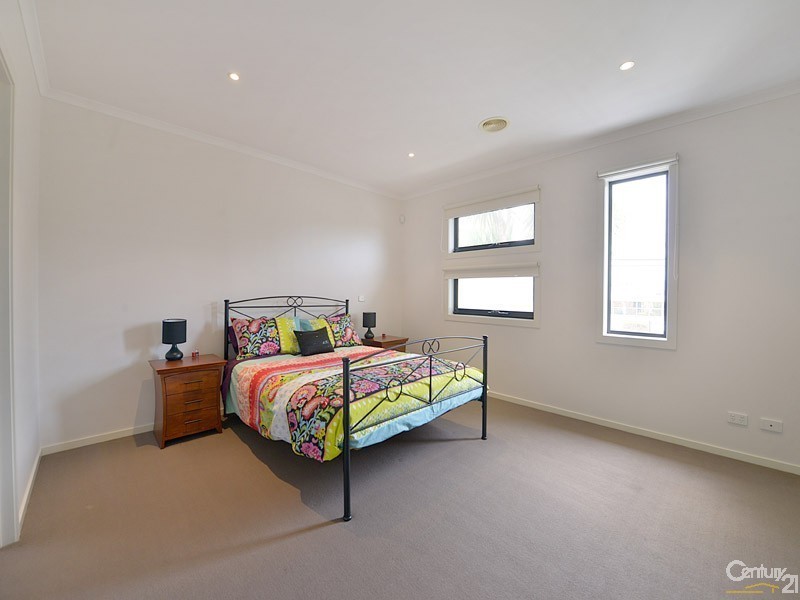 69 Rosebank Avenue, Clayton South VIC 3169