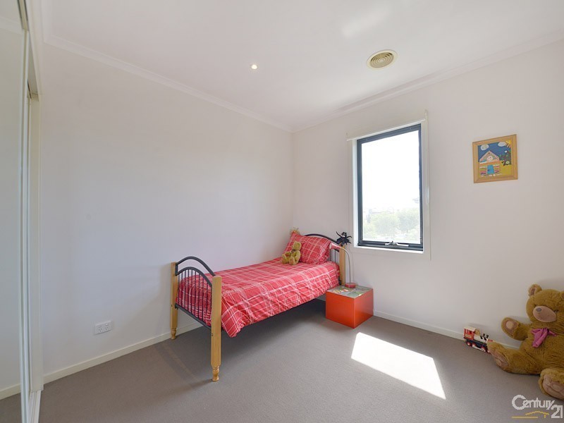 69 Rosebank Avenue, Clayton South VIC 3169