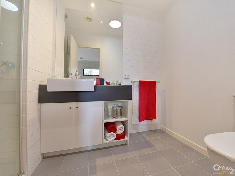 69 Rosebank Avenue, Clayton South VIC 3169