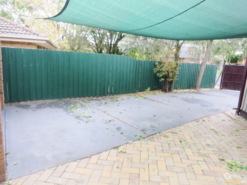 39 Tarago Crescent, Clayton South VIC 3169