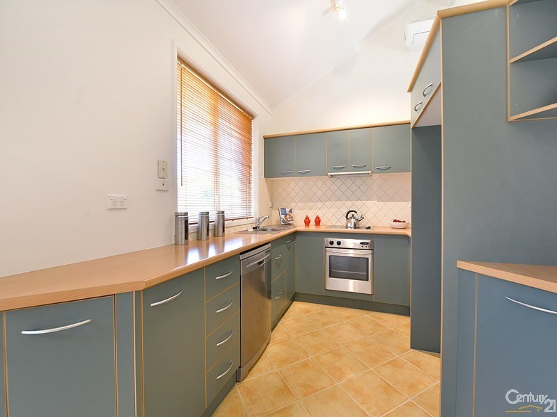 16 Bernard Street, Cheltenham VIC 3192