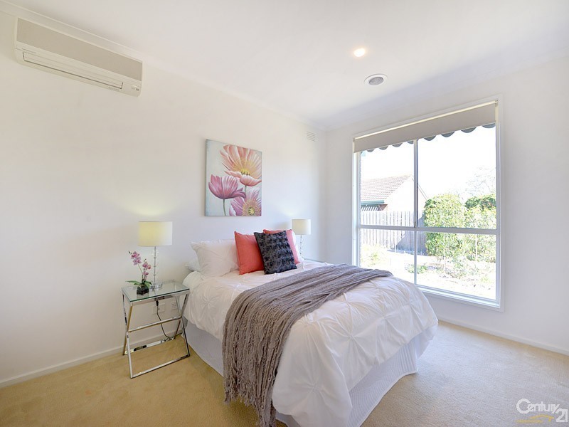 16 Bernard Street, Cheltenham VIC 3192