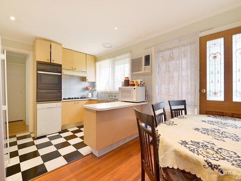 6 Finsbury Court, Dandenong North VIC 3175