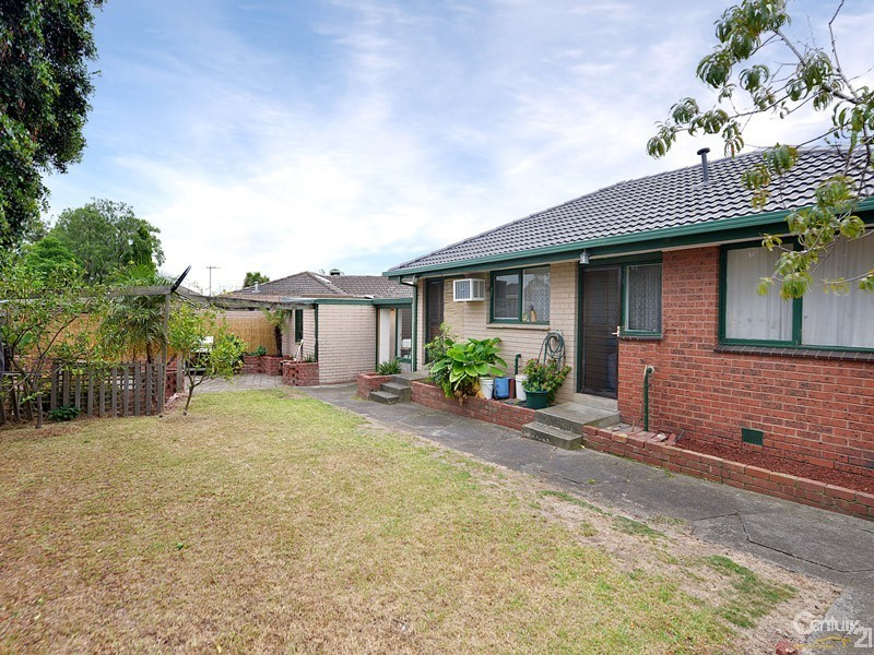 6 Finsbury Court, Dandenong North VIC 3175
