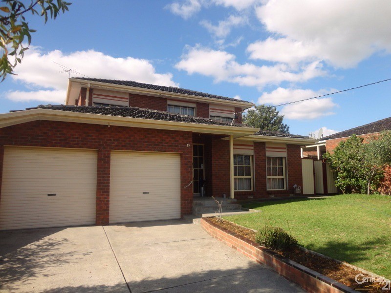 43 Sandalwood Drive, Oakleigh South VIC 3167