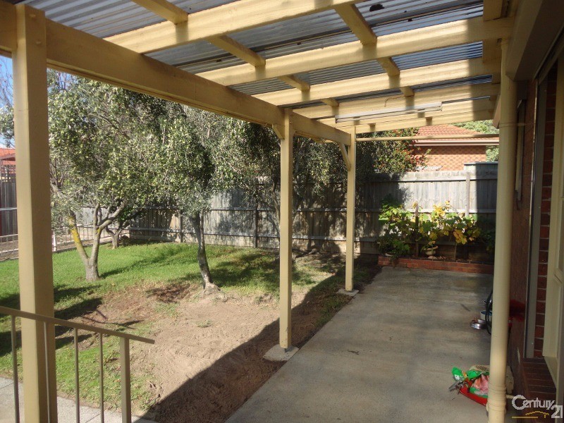 43 Sandalwood Drive, Oakleigh South VIC 3167