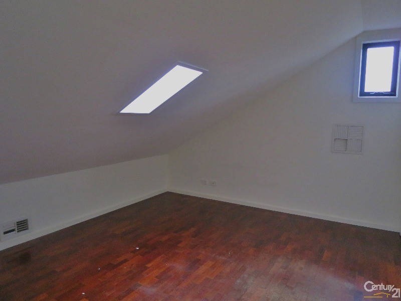 2/2027 Dandenong Road, Clayton VIC 3168