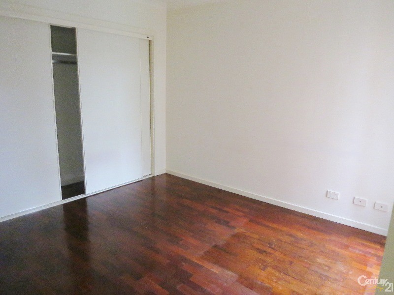 2/2027 Dandenong Road, Clayton VIC 3168