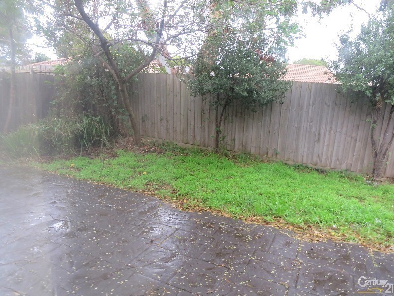 2/2027 Dandenong Road, Clayton VIC 3168