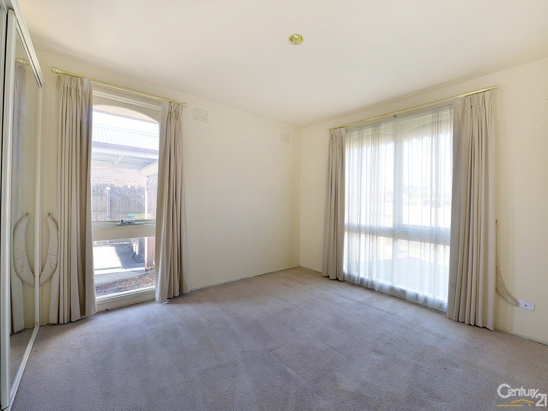 15 Sundowner Avenue, Clarinda VIC 3169