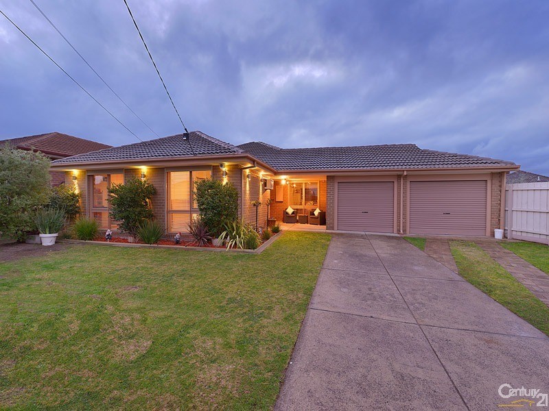 17 Bemboka Avenue, Clayton South VIC 3169