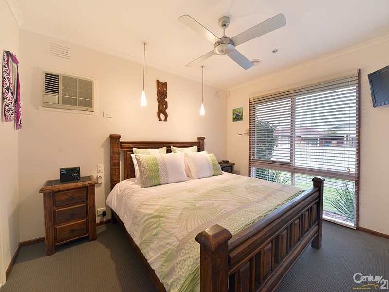 17 Bemboka Avenue, Clayton South VIC 3169