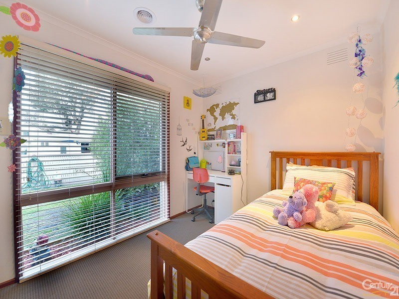 17 Bemboka Avenue, Clayton South VIC 3169