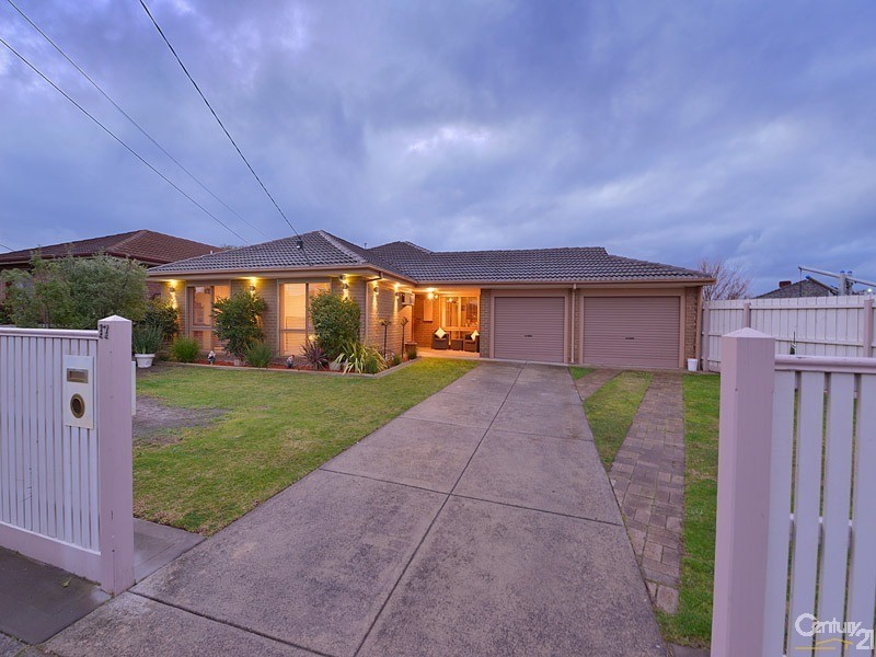 17 Bemboka Avenue, Clayton South VIC 3169