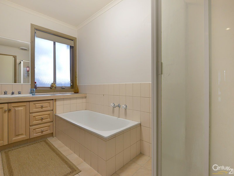 1/29 Sandalwood Drive, Oakleigh South VIC 3167