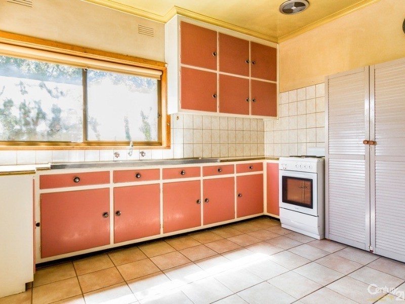 32 Koonawarra Street, Clayton VIC 3168