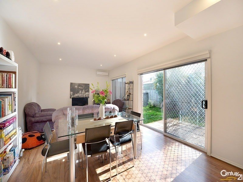 15B Barringun Crescent, Clayton South VIC 3169