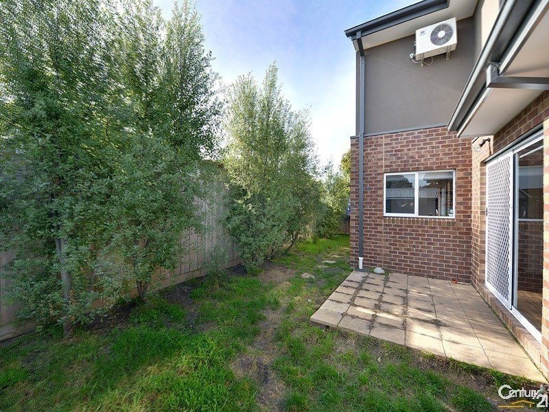 15B Barringun Crescent, Clayton South VIC 3169