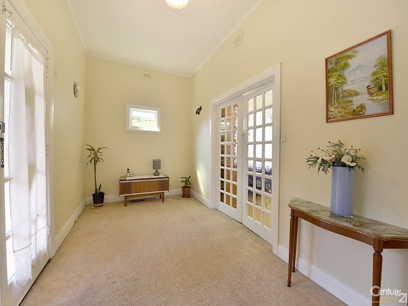 12 Poplar Grove, Carnegie VIC 3163