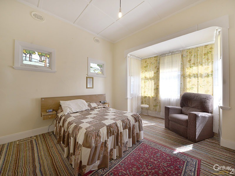 12 Poplar Grove, Carnegie VIC 3163