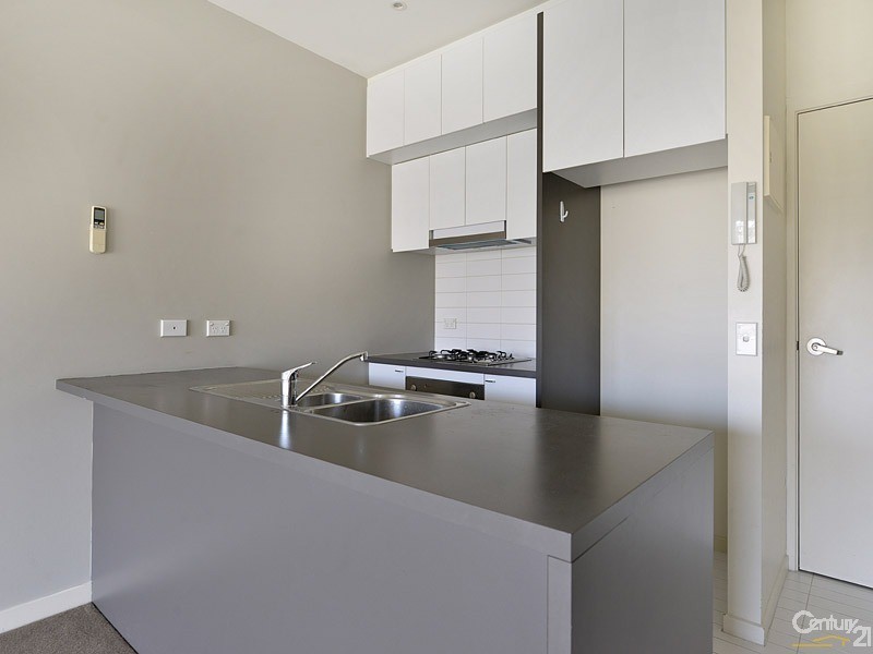 18/2 Monash Green Drive, Clayton VIC 3168