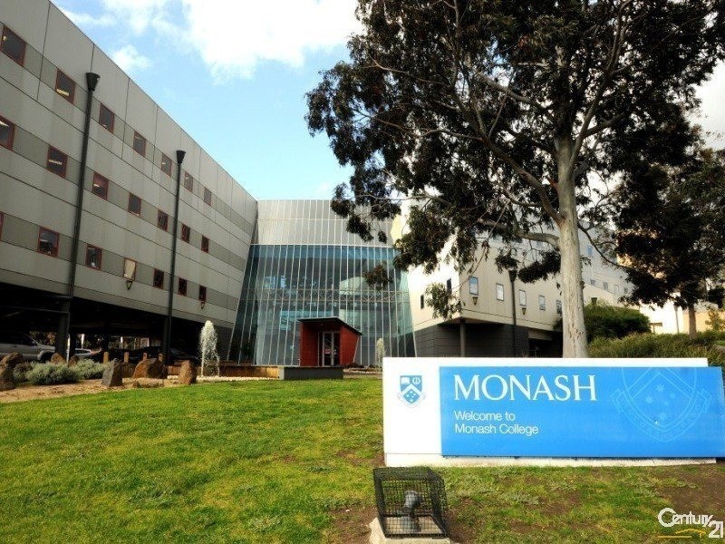 18/2 Monash Green Drive, Clayton VIC 3168