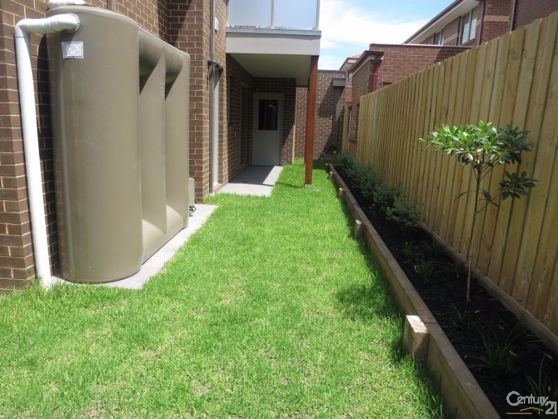 1/21 Thomas Street, Clayton VIC 3168