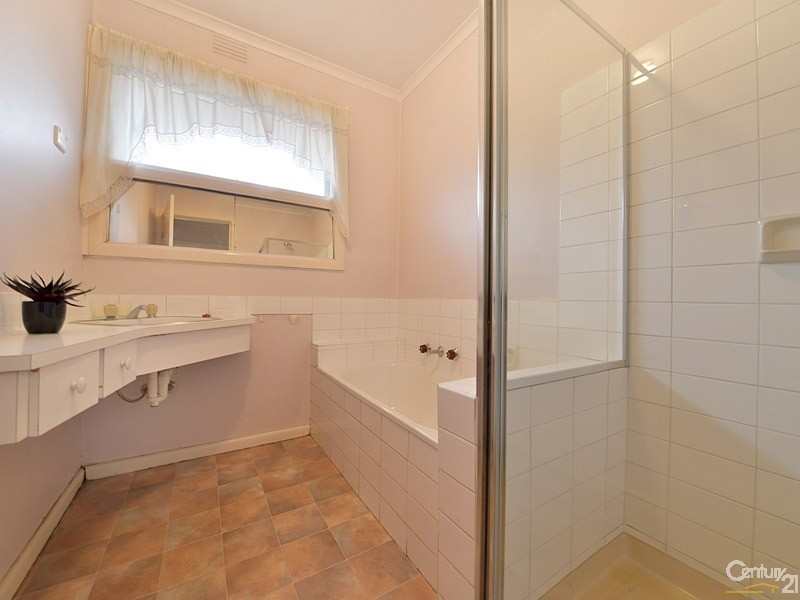 1 Mack Crescent, Clarinda VIC 3169