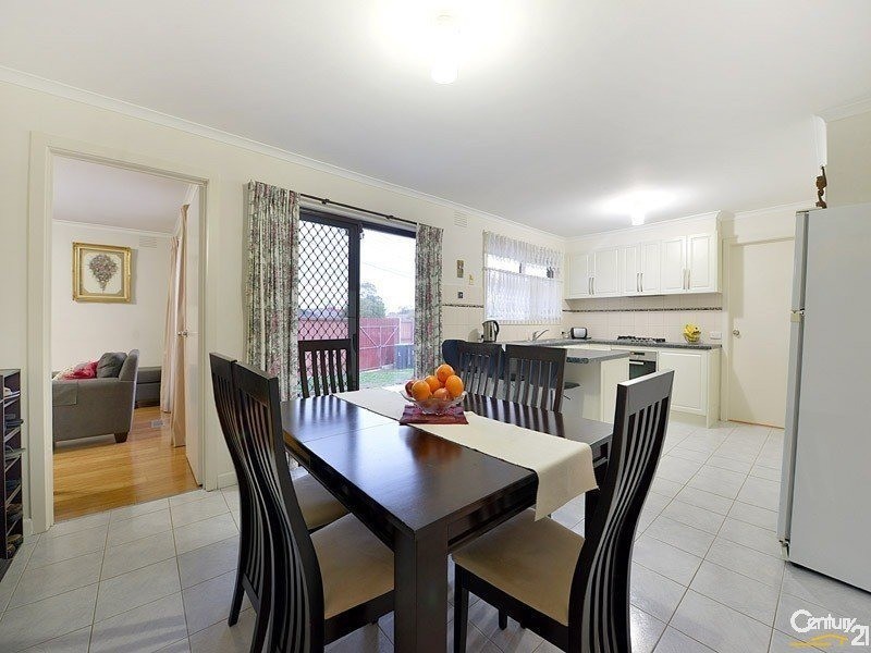 1 Enngonia Crescent, Clayton South VIC 3169