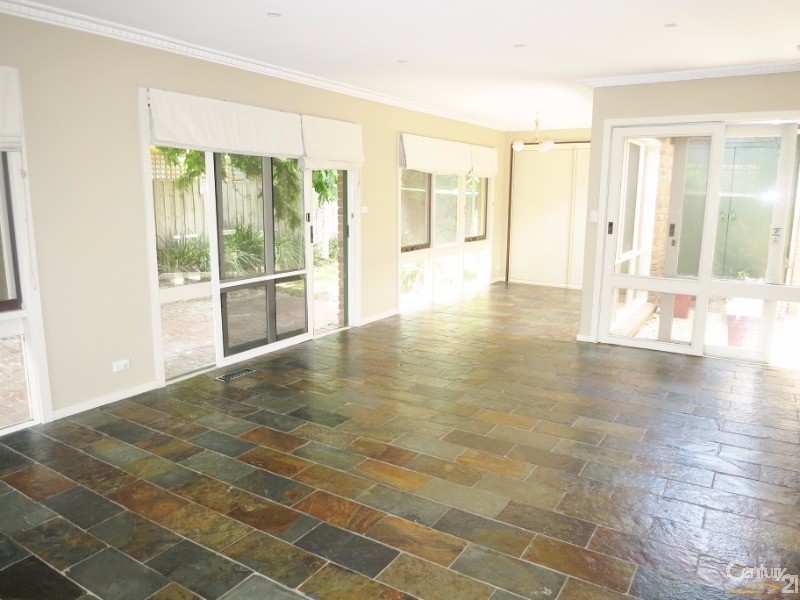 17 Washington Drive, Oakleigh South VIC 3167