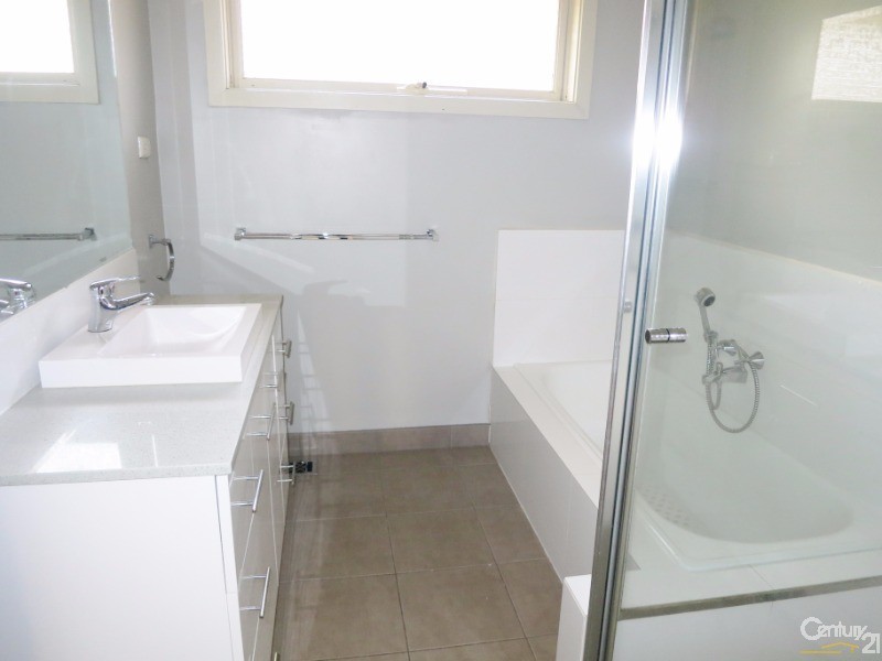 17 Washington Drive, Oakleigh South VIC 3167