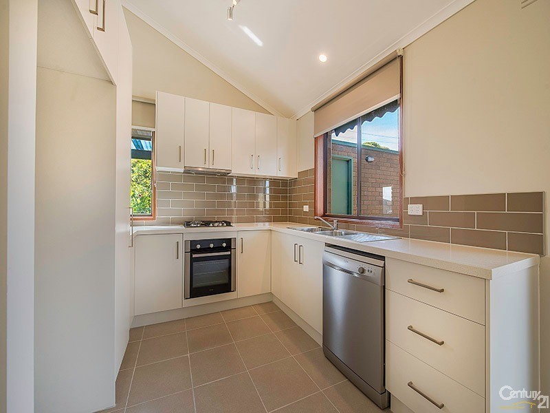 12 Bernard Street, Cheltenham VIC 3192