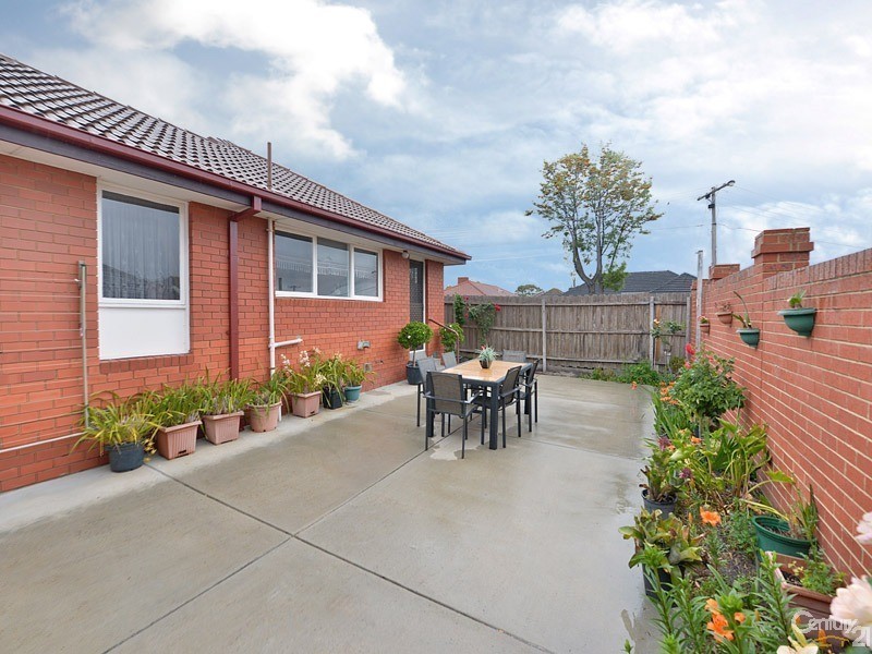1 Mack Crescent, Clarinda VIC 3169