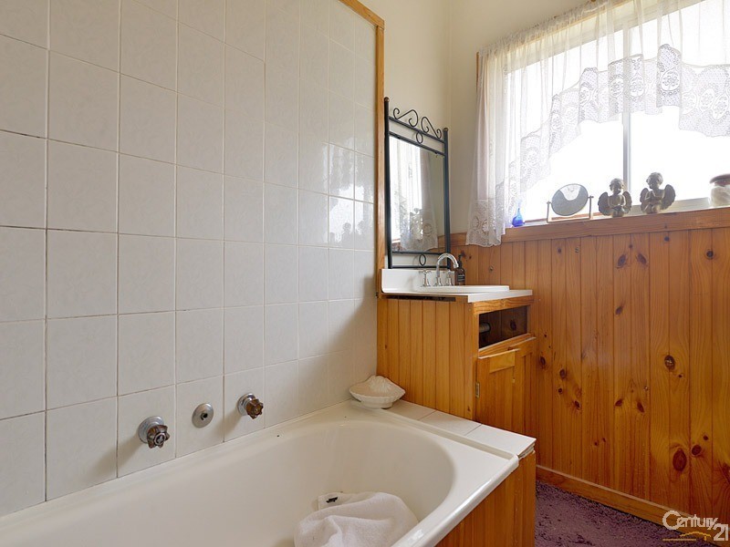 3 Hayden Road, Clayton South VIC 3169