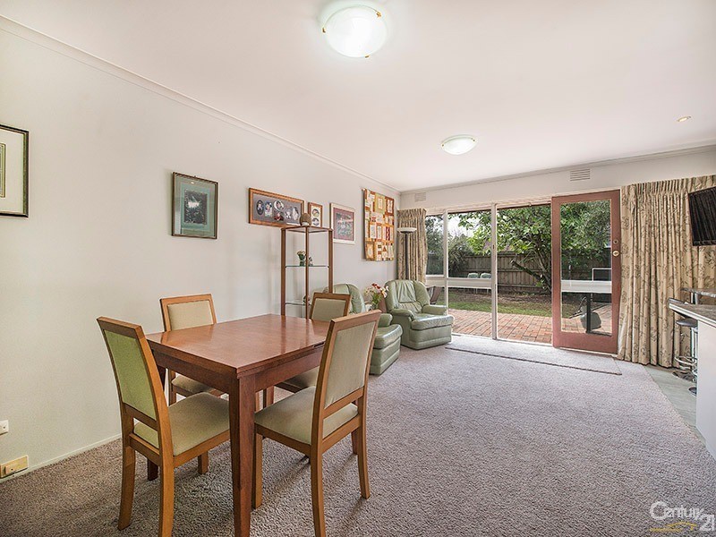 43 Ester Crescent, Clayton South VIC 3169