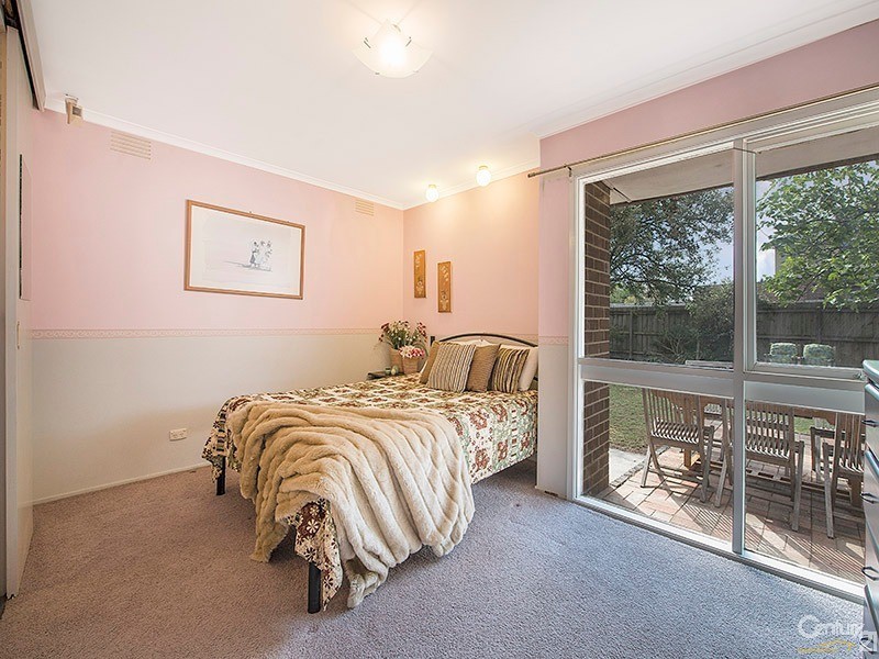 43 Ester Crescent, Clayton South VIC 3169