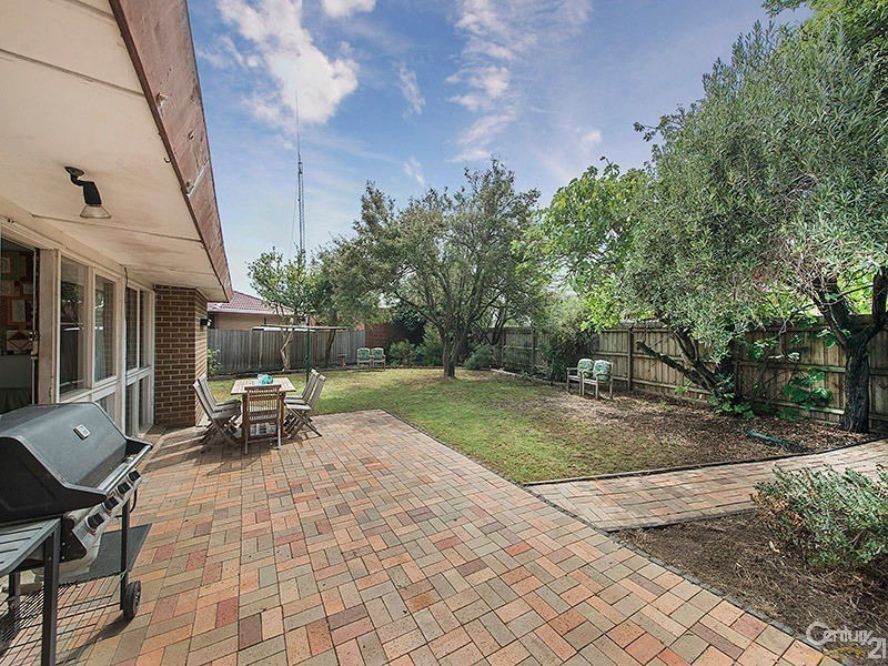 43 Ester Crescent, Clayton South VIC 3169
