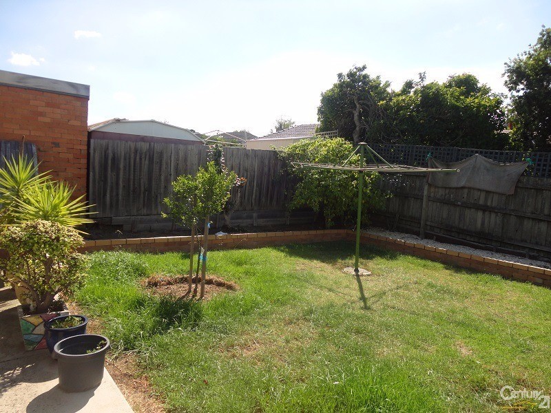 37 Charles Avenue, Springvale VIC 3171