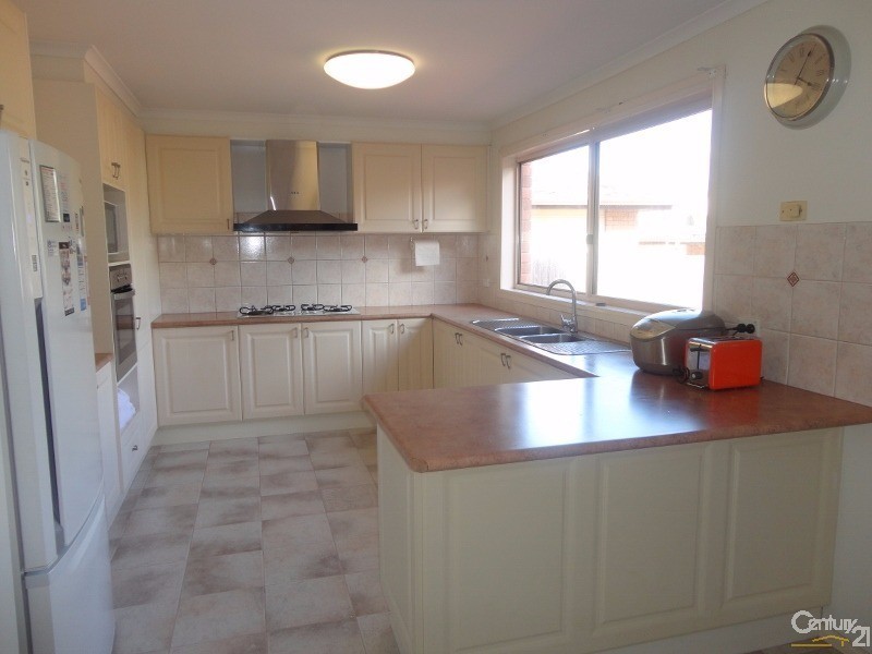 14 Sandalwood Drive, Oakleigh South VIC 3167