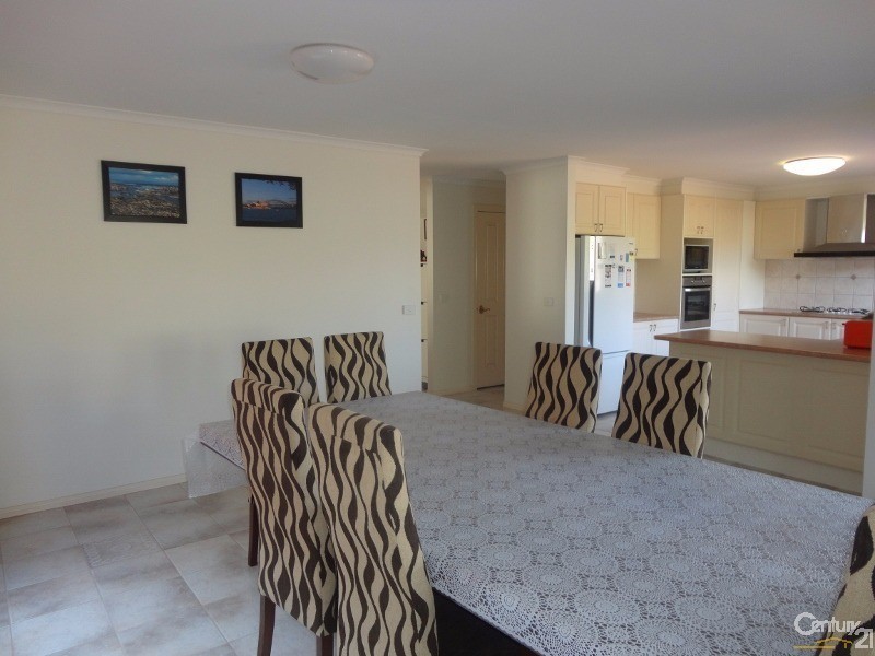 14 Sandalwood Drive, Oakleigh South VIC 3167