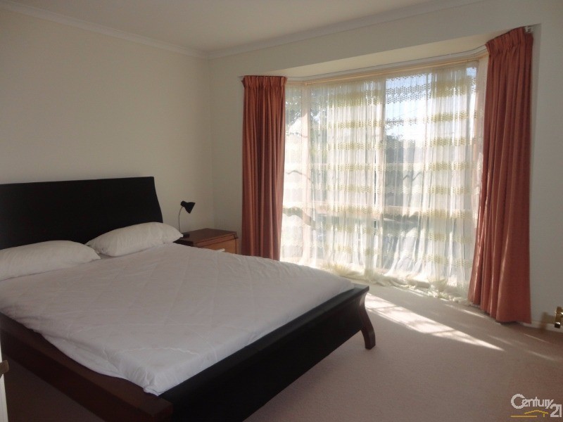 14 Sandalwood Drive, Oakleigh South VIC 3167