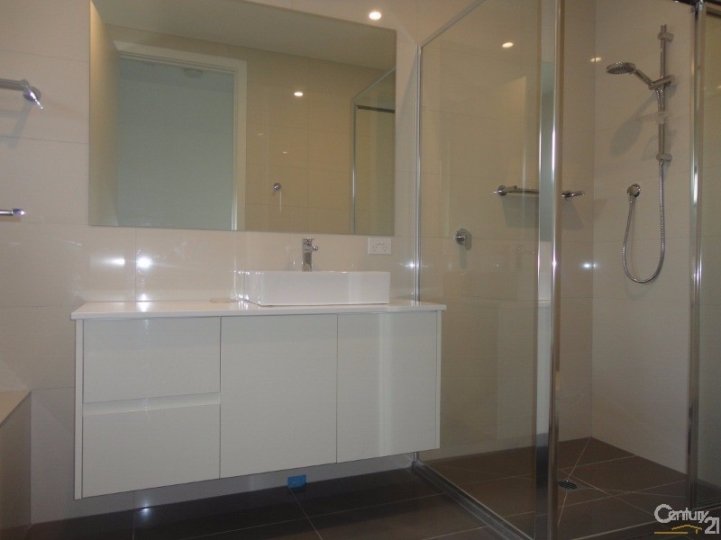 2/8 Mimosa Avenue, Oakleigh VIC 3166