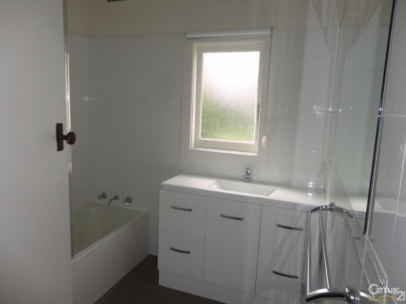 76 Beddoe Avenue, Clayton VIC 3168