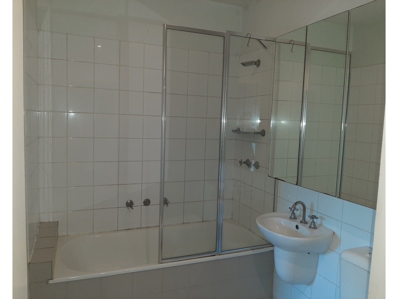 32/2  Greenfield Drive, Clayton VIC 3168