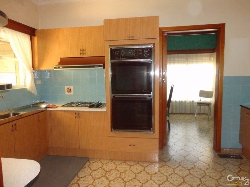 36 Browns Road, Clayton VIC 3168