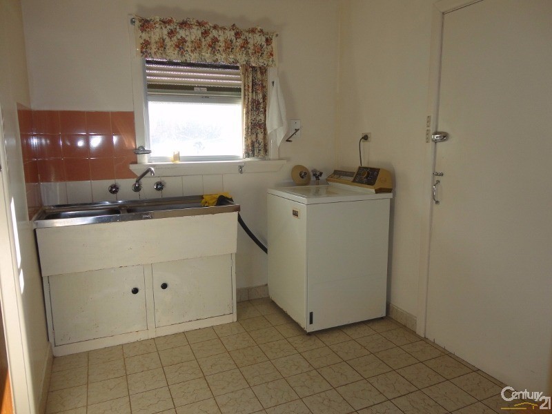 36 Browns Road, Clayton VIC 3168